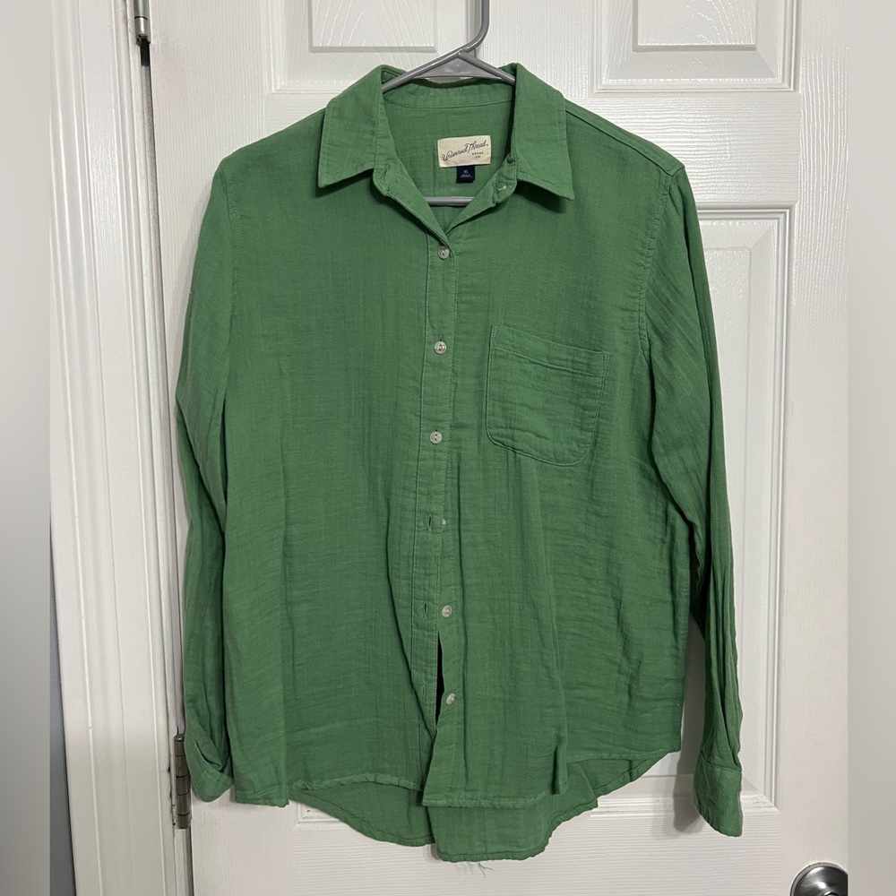 Universal Thread Button Down